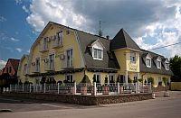Apartman Hotel Sárvár - hangulatos hotel Sárváron Apartman Hotel Sárvár - kedvező árú apartmanok konyhával Sárváron az Arborétum mellett - Sárvár Apartman Hotel Sárvár - hangulatos hotel Sárváron Apartman Hotel Sárvár - kedvező árú apartmanok konyhával Sárváron az Arborétum mellett - Sárvár