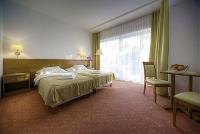 Szép 2 ágyas szoba a Balatonszárszói Két Korona Wellness és Konferencia szállodában, wellness hétvége Balatonszárszon Szép 2 ágyas szoba a Balatonszárszói Két Korona Wellness és Konferencia szállodában, wellness hétvége Balatonszárszon