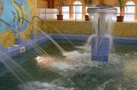 Session Hotel******** termál medencéje gyógyvízzel Session Hotel******** termál medencéje gyógyvízzel