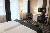 Siófoki wellness Hotel Azúr 4* szabad kétágyas szobája a Balatonnál Siófoki wellness Hotel Azúr 4* szabad kétágyas szobája a Balatonnál